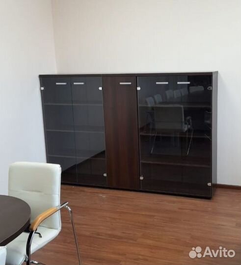 Офисный стол руководителя