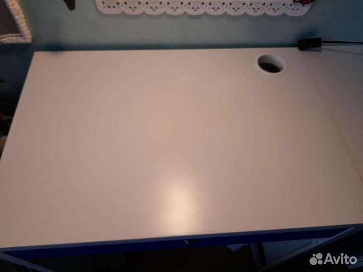 Стол микке икеа и комод