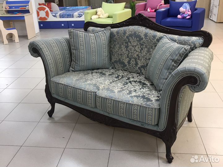 Диван классический