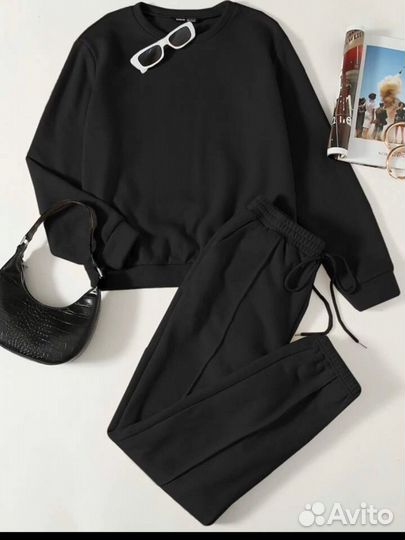 Женский спортивный костюм