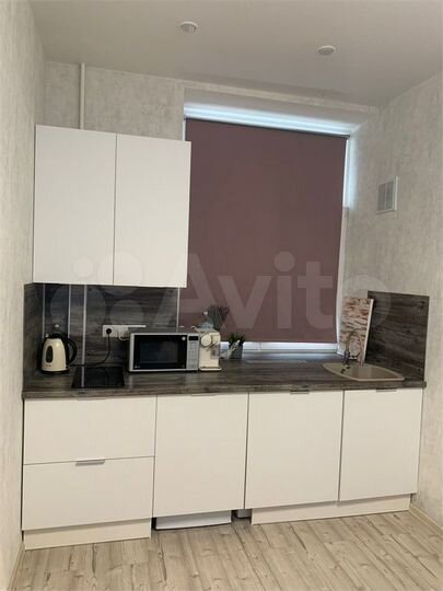 Доля в 4-к. квартире, 98,7 м², 1/5 эт.