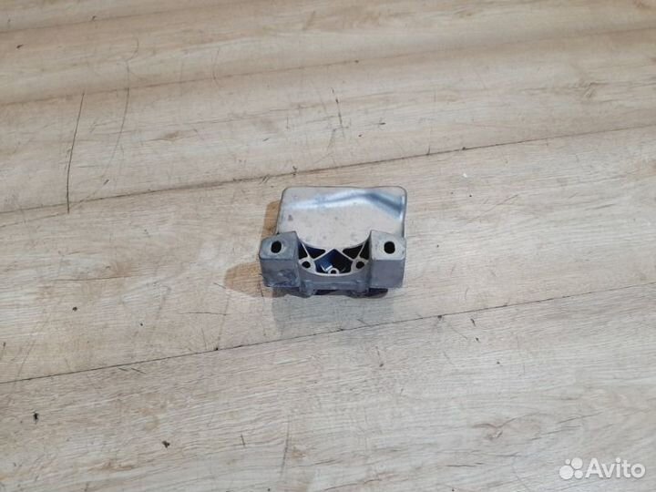 Кронштейн опоры двигателя Bmw 5-Series E60 2.5