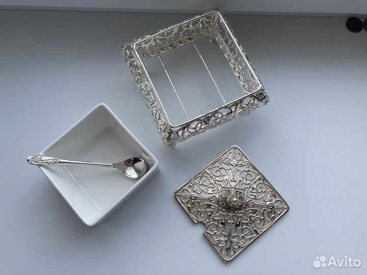 Сахарница металл с фарфоровой колбой и ложкой