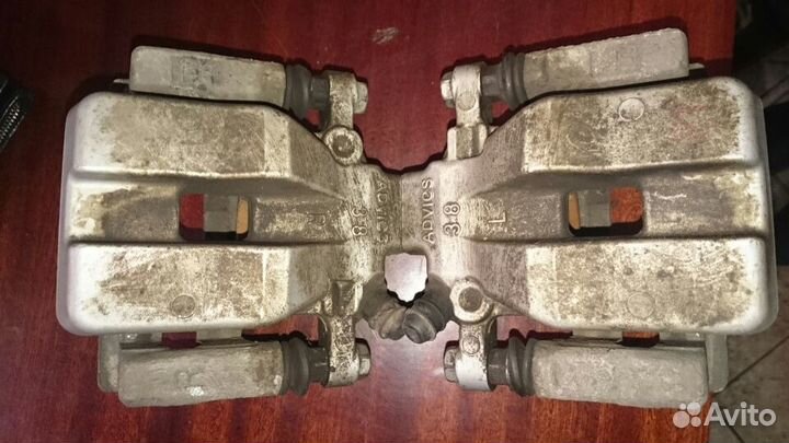 Задние тормозные суппорта Toyota