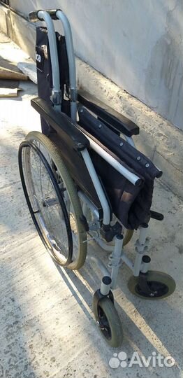 Инвалидная коляска б/у,состояние отличное