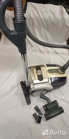 Пылесос с аквафильтром Vitek vt-1833pr