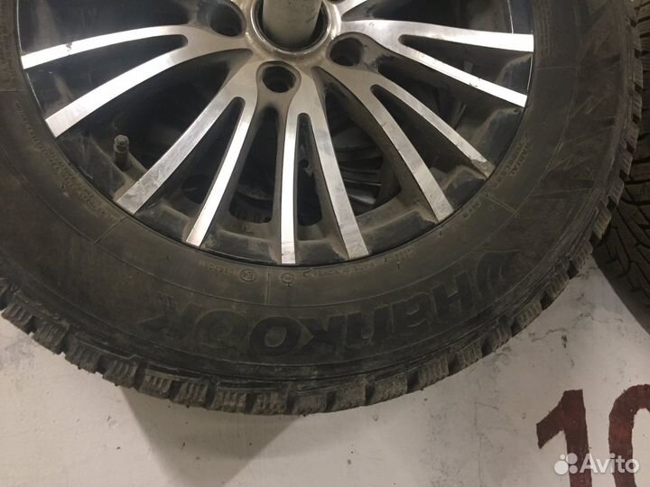 Hankook Winter I'Pike 215/65 R16 98T