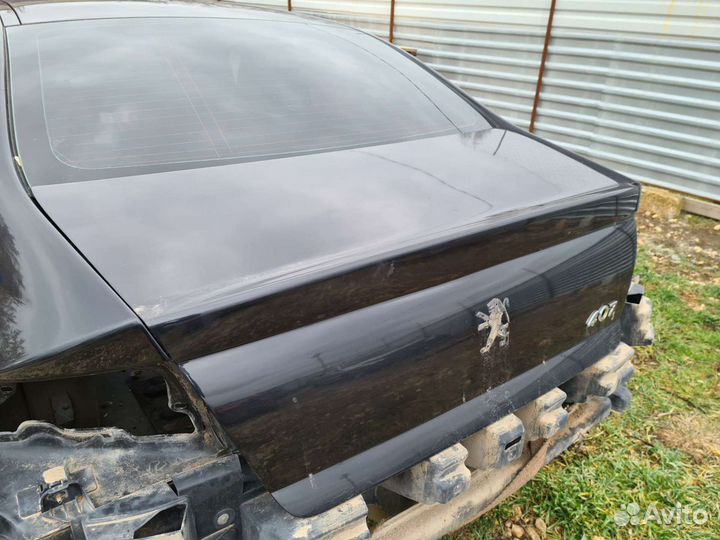 Крышка багажника Peugeot 407 седан