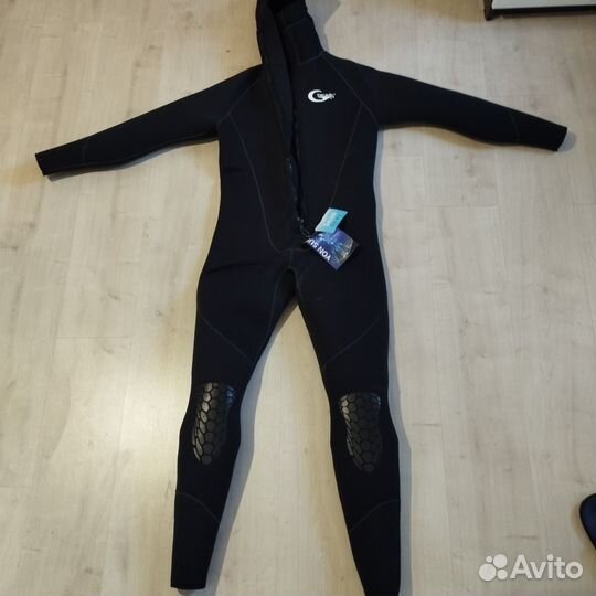 Гидрокостюм