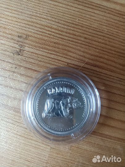 Сувениры Сахалина. Маяк Анива. Медведь. Монеты