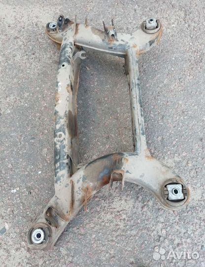 Подрамник mercedes w204