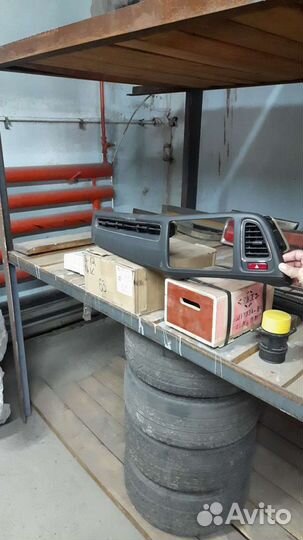 Продам накладку на торпедо хонда везел