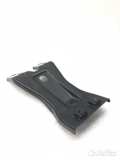 Кронштейн замка капота Volkswagen Golf 6 2010