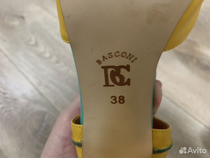 Босоножки женские 37 размер на каблуке