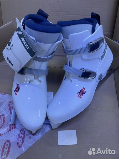 Продам новые Коньки