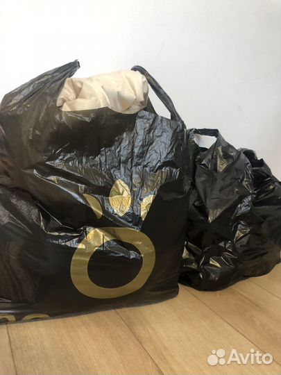 Отдам даром женские вещи