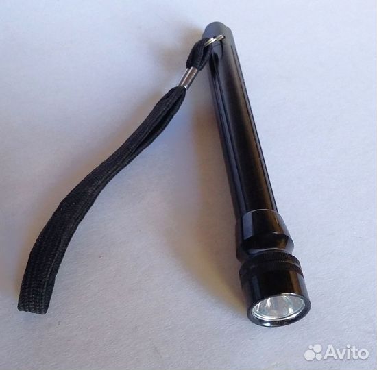 Компактный фонарик Oriflame на 2 батарейки ааа