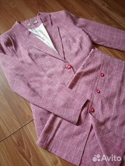 Костюм женский