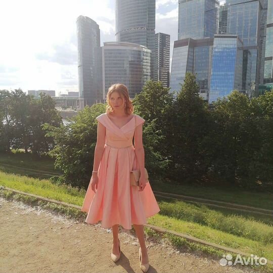 Платье праздничное