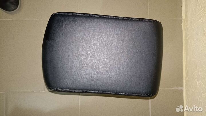 Подлокотник для Hyundai Solaris и Kia rio