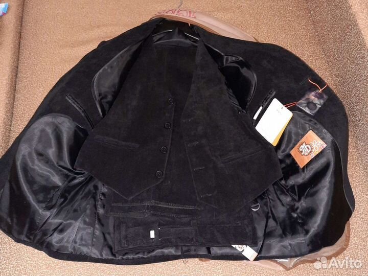 Вельветовый костюм- тройка