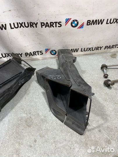 Воздуховод тормозов Bmw X5 E70 N57D30A 2013