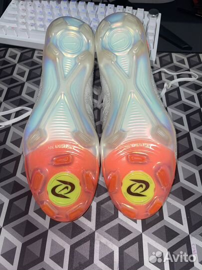 Футбольные бутсы Nike Phantom Luna