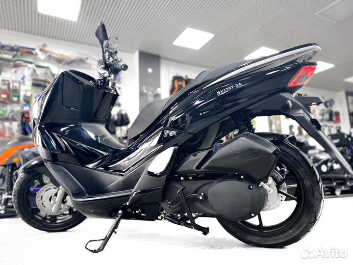 Скутер Vento PCX 200