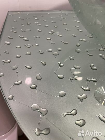 Раковина с тумбой и зеркалом в ванную