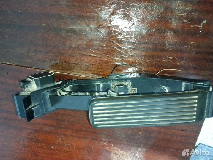 Педаль газа Mercedes220