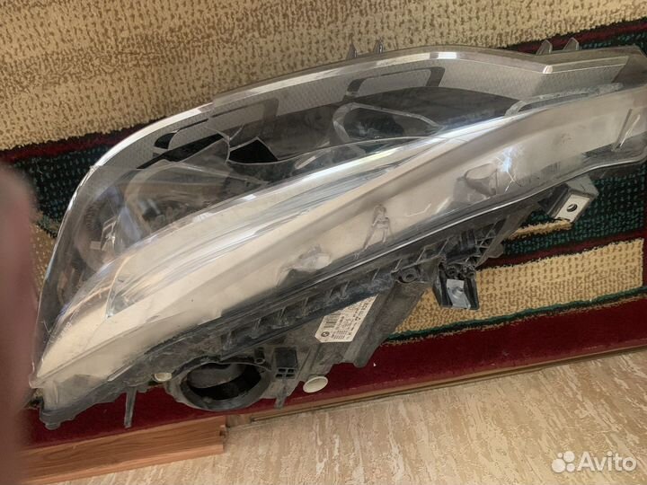 Фара бмв f30 левая с дефектом на зап части