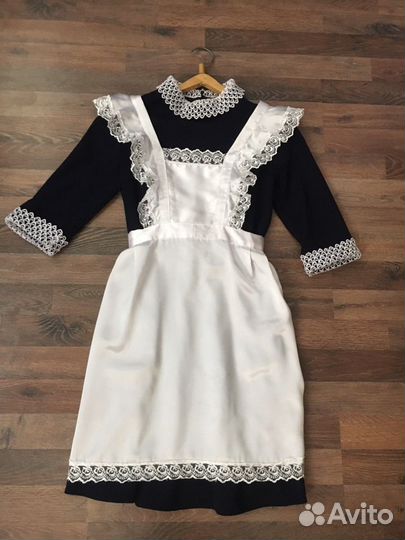 Школьное платье с фартуком