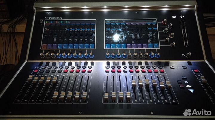 Звукооператор, диджей