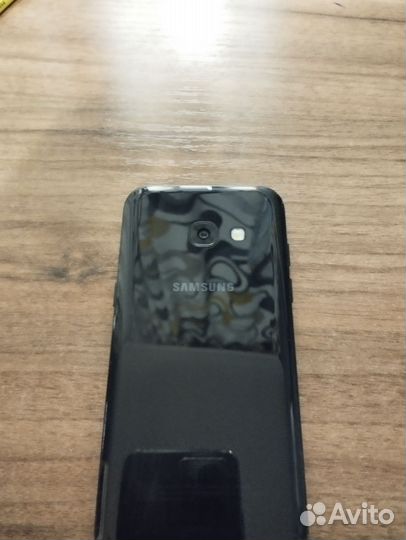 Samsung Galaxy A3 (2017) SM-A320F/DS, 2/16 ГБ