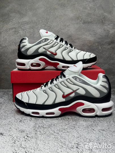 Кроссовки Nike Air Max Tn Plus