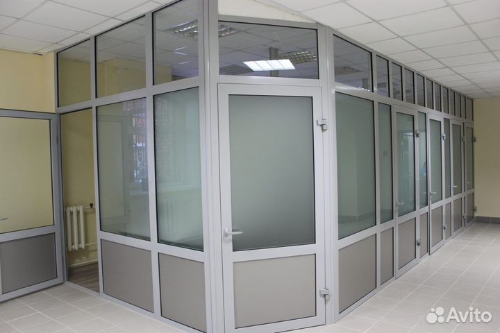 Дверь с алюминиев проф с витражом 5х3с жалюзи 1.5м