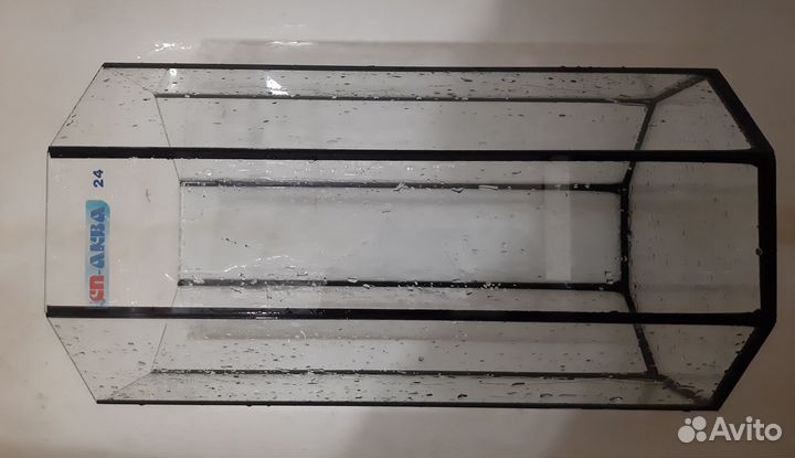 Аквариум,примерно на 25л,8грануй