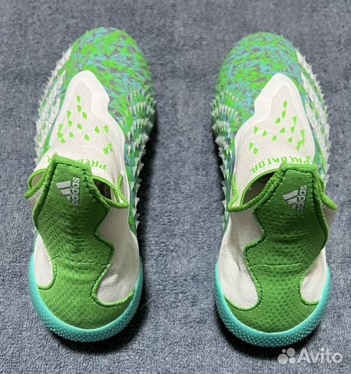 Футбольные бутсы adidas predator