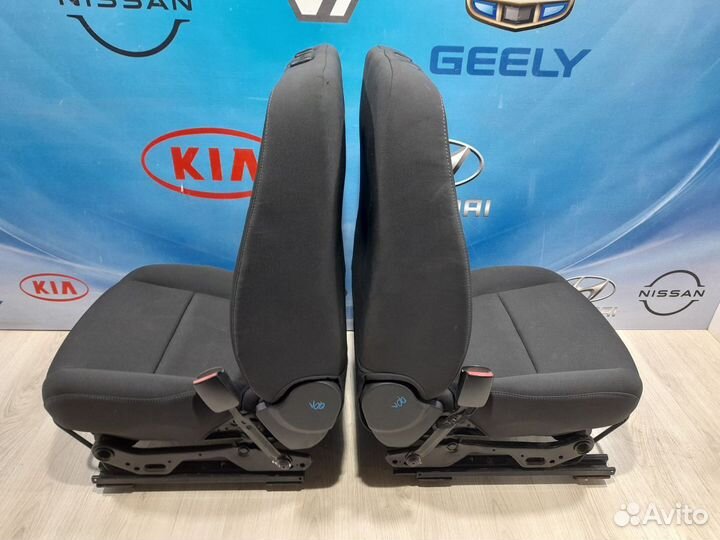 Сиденье кресло переднее Renault fluence Лев, Прав