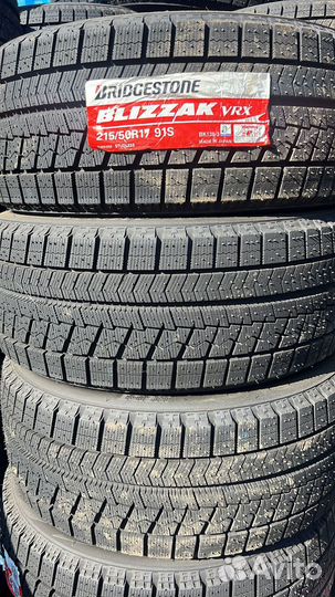 Bridgestone Blizzak VRX 215/50 R17 91S