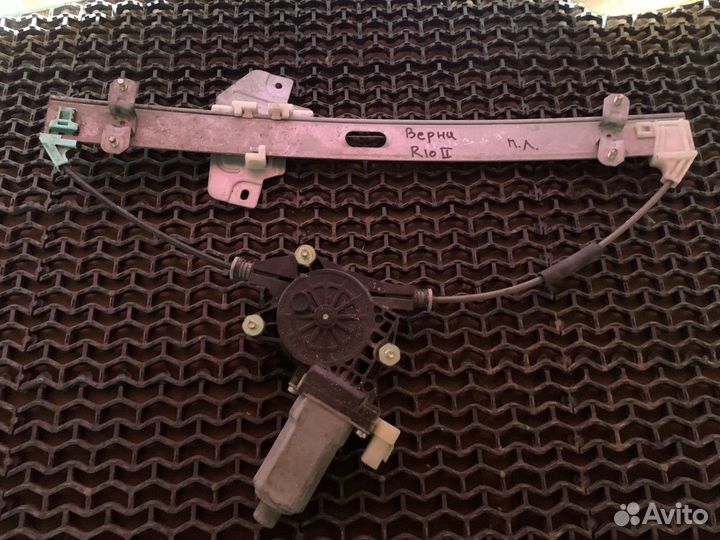 Стеклоподъемник передний левый