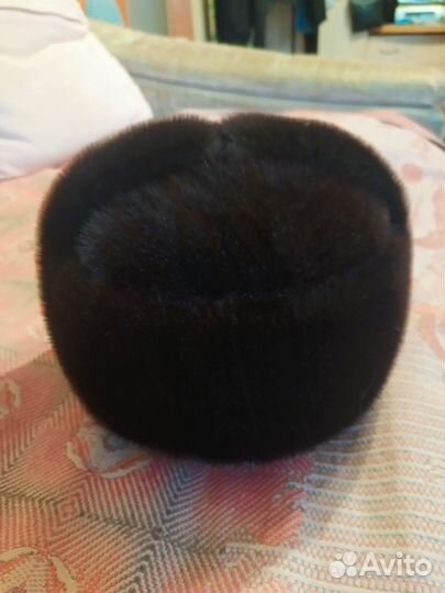 Мужская зимняя шапка с козырьком