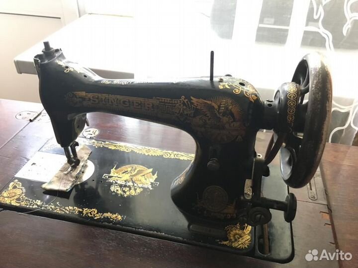 Продаю швейную машинку Зингер