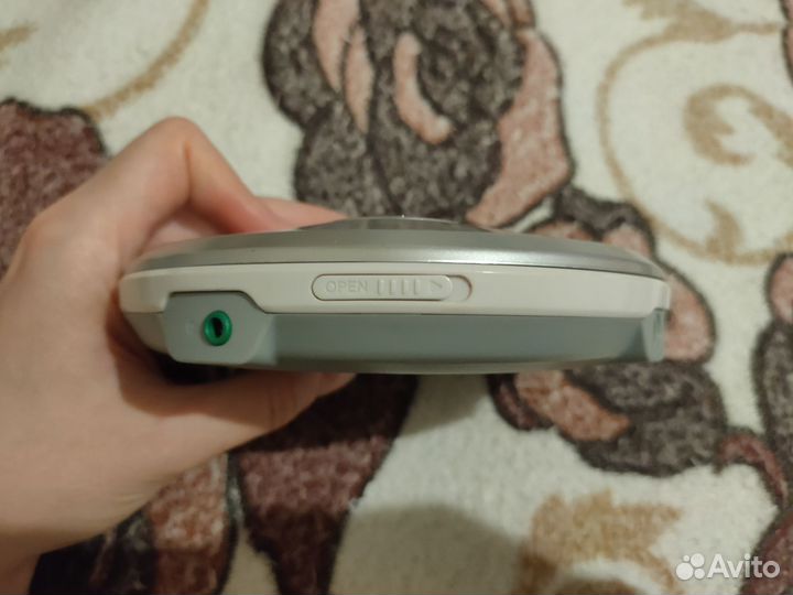 CD MP3 плеер Sony Walkman D-NE240