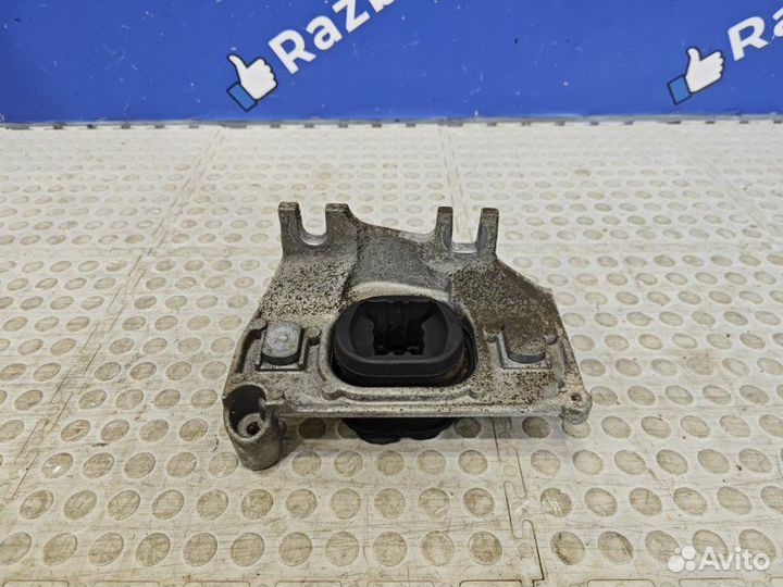 Опора двигателя левая Renault Duster 2