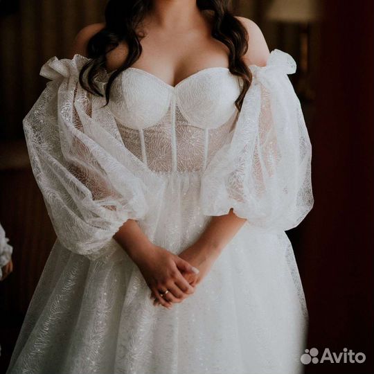 Свадебное платье со шлейфом
