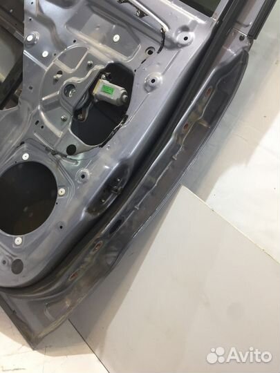 Дверь задняя левая б.у. оригинал состояние идеальн