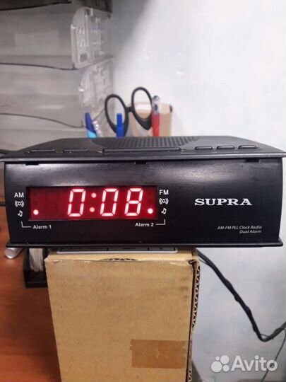 Радиоприемник supra с часами и будильником