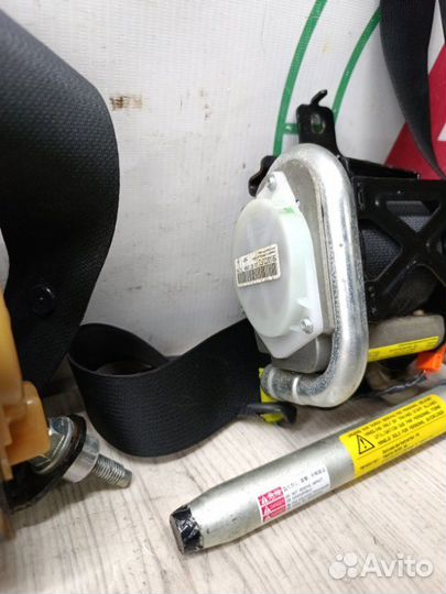 Ремень безопасности Nissan Note E11 HR16DE 2008