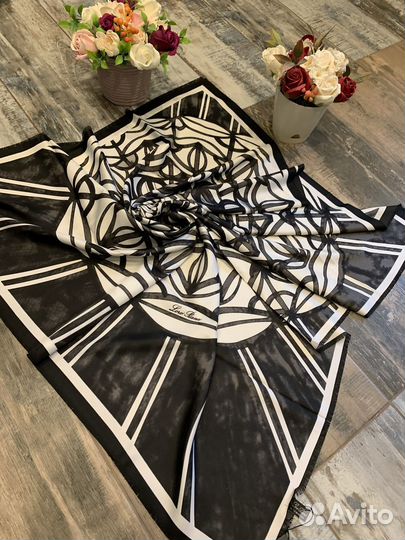 Шелковый платок шаль Loro piana черный с белым